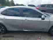 2019 Toyota Camry SE z VIN 4T1B11HK4KU789097, wystawiony jako IAAI lot #43165828 z przebiegiem 70 181 mil mil oraz . Historia ofert i sprzedaży dostępna na DreamBid. Obrazek 14.