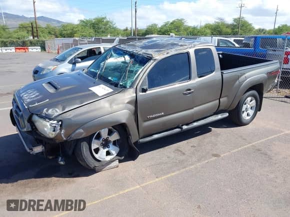 2015 Toyota Tacoma PreRunner with VIN 5TFTU4GNXFX087352, listed as a IAAI auction lot 41787677 with Not provided miles and . Bid and sale history available at DreamBid. Image 2.
