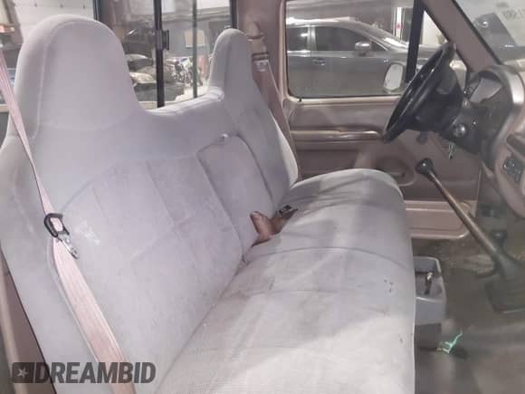 1996 Ford F-150 с VIN 1FTEF14YXTLA94532, выставлен на аукционе IAAI как лот 42358426 с пробегом Не указан миль и . История ставок и продаж доступна на DreamBid. Изображение 8.