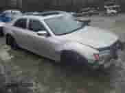 2012 Chrysler 300 S z VIN 2C3CCABG7CH232779, wystawiony jako Copart lot #82019144 z przebiegiem 96 216 mil mil oraz Szkoda całkowita • Salvage title. Historia ofert i sprzedaży dostępna na DreamBid. Obrazek 4.