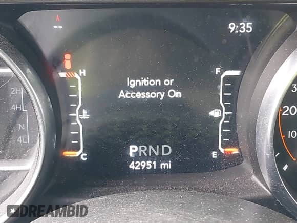 2021 Jeep Wrangler Unlimited Sahara Altitude z VIN 1C4HJXEG5MW519112, wystawiony jako IAAI lot #42086926 z przebiegiem 42 951 mil mil oraz . Historia ofert i sprzedaży dostępna na DreamBid. Obrazek 16.