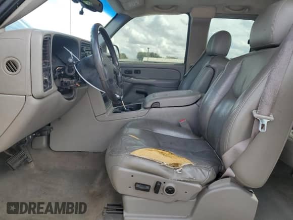 2004 GMC Sierra 1500 SLT z VIN 1GTEK19T24E220509, wystawiony jako Copart lot #81927225 z przebiegiem 344 583 mil mil oraz Czysty tytuł • Clean title. Historia ofert i sprzedaży dostępna na DreamBid. Obrazek 7.