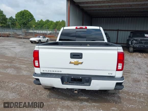 2017 Chevrolet Silverado 1500 LTZ z VIN 3GCUKSEJ3HG127857, wystawiony jako IAAI lot #42887256 z przebiegiem 191 237 mil mil oraz . Historia ofert i sprzedaży dostępna na DreamBid. Obrazek 16.