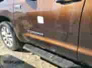 2015 Toyota Tundra Limited z VIN 5TFSY5F10FX186766, wystawiony jako Copart lot #73849804 z przebiegiem Nie podano mil oraz Szkoda całkowita • Salvage title. Historia ofert i sprzedaży dostępna na DreamBid. Obrazek 12.