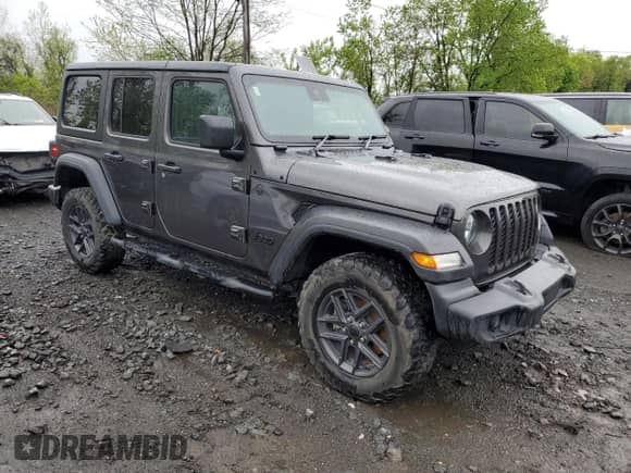 2024 Jeep Wrangler Sport z VIN 1C4PJXKN4RW208552, wystawiony jako Copart lot #55834785 z przebiegiem 45 479 mil mil oraz Szkoda całkowita • Salvage title. Historia ofert i sprzedaży dostępna na DreamBid. Obrazek 4.