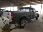 2005 GMC Sierra 1500 SLE с VIN 2GTEC19V051288891, выставлен на аукционе Copart как лот 49176955 с пробегом 215 342 миль миль и Списание • Salvage title. История ставок и продаж доступна на DreamBid. Изображение 3.