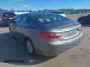 2012 Hyundai Sonata GLS z VIN 5NPEB4AC4CH405270, wystawiony jako IAAI lot #43577261 z przebiegiem 130 282 mil mil oraz . Historia ofert i sprzedaży dostępna na DreamBid. Obrazek 3.