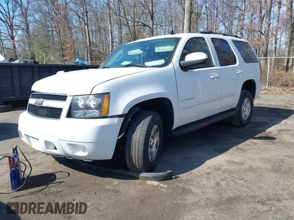 2008 Chevrolet Tahoe 3LT with VIN 1GNFK13058R156197, listed as a IAAI auction lot 41803399 with 203,526 mi miles and . Bid and sale history available at DreamBid. Image 2.