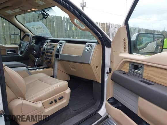 2011 Ford F-150 XLT z VIN 1FTFW1ET6BFC45645, wystawiony jako IAAI lot #42815576 z przebiegiem 76 197 mil mil oraz . Historia ofert i sprzedaży dostępna na DreamBid. Obrazek 5.