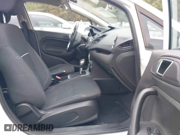 2014 Ford Fiesta SE с VIN 3FADP4BJ3EM160619, выставлен на аукционе IAAI как лот 43318866 с пробегом 187 179 миль миль и . История ставок и продаж доступна на DreamBid. Изображение 5.