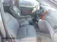 2008 Toyota Sienna XLE z VIN 5TDBK22C58S017861, wystawiony jako IAAI lot #42604679 z przebiegiem 144 934 mil mil oraz . Historia ofert i sprzedaży dostępna na DreamBid. Obrazek 5.