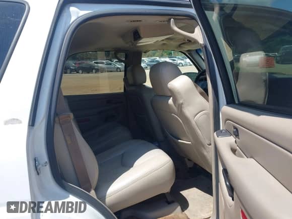 2005 Chevrolet Tahoe LS с VIN 1GNEC13T95J173890, выставлен на аукционе IAAI как лот 42803567 с пробегом 175 115 миль миль и . История ставок и продаж доступна на DreamBid. Изображение 8.