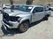 2020 Toyota Tacoma SR5 z VIN 3TMBZ5DN3LM025980, wystawiony jako IAAI lot #42215140 z przebiegiem 67 414 mil mil oraz . Historia ofert i sprzedaży dostępna na DreamBid. Obrazek 2.