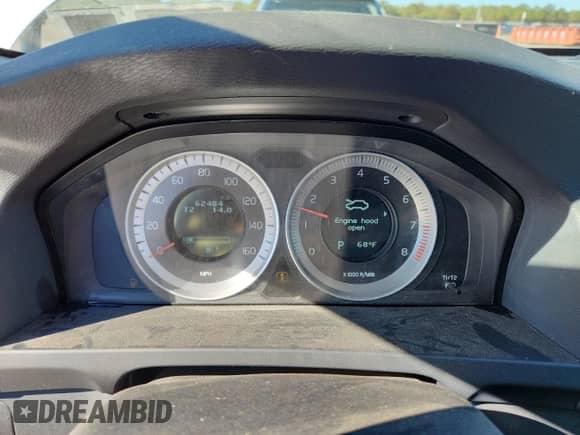 2013 Volvo S60 T6 R-Design Platinum с VIN YV1902FH1D2230439, выставлен на аукционе Copart как лот 85838645 с пробегом 62 484 миль миль и Списание • Salvage title. История ставок и продаж доступна на DreamBid. Изображение 9.