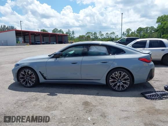 2023 BMW 4 Series M440i с VIN WBA63AW0XPFP50556, выставлен на аукционе IAAI как лот 42517241 с пробегом 33 079 миль миль и . История ставок и продаж доступна на DreamBid. Изображение 14.