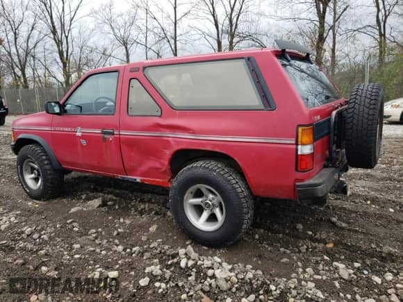 1988 Nissan Pathfinder with VIN JN8HD16Y1JW000697, listed as a Copart auction lot 78189134 with 170,019 mi miles and Salvage title. Bid and sale history available at DreamBid. Image 2.