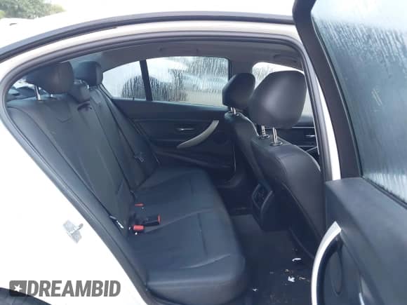 2013 BMW 3 Series 320i z VIN WBA3B1C52DK129210, wystawiony jako IAAI lot #42944726 z przebiegiem 161 084 mil mil oraz . Historia ofert i sprzedaży dostępna na DreamBid. Obrazek 8.