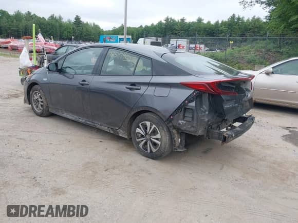 2018 Toyota Prius Plus z VIN JTDKARFP7J3083814, wystawiony jako IAAI lot #42511795 z przebiegiem 138 255 mil mil oraz . Historia ofert i sprzedaży dostępna na DreamBid. Obrazek 3.