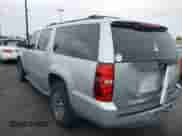 2010 Chevrolet Suburban LT z VIN 1GNUCJE03AR238548, wystawiony jako IAAI lot #42104596 z przebiegiem 153 959 mil mil oraz . Historia ofert i sprzedaży dostępna na DreamBid. Obrazek 3.