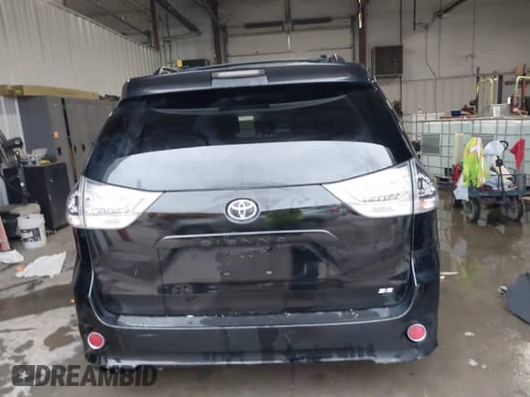2011 Toyota Sienna SE with VIN 5TDXK3DCXBS067929, listed as a IAAI auction lot 41552044 with 203,697 mi miles and . Bid and sale history available at DreamBid. Image 17.