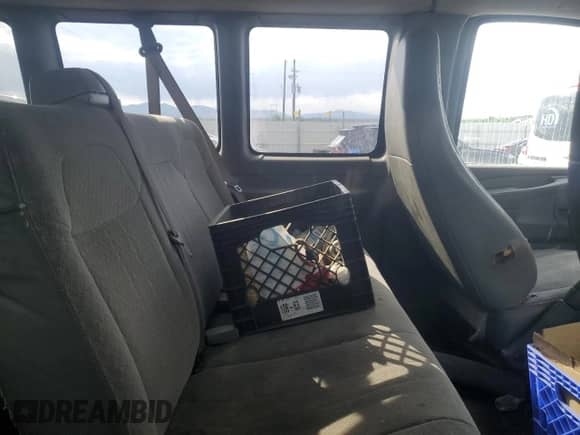2013 Chevrolet Express Passenger LT z VIN 1GAZG1FG7D1121873, wystawiony jako Copart lot #64763815 z przebiegiem Nie podano mil oraz Czysty tytuł • Clean title. Historia ofert i sprzedaży dostępna na DreamBid. Obrazek 11.