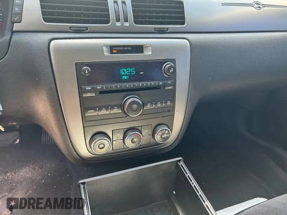 2016 Chevrolet Impala Police Police с VIN 2G1WD5E37G1104426, выставлен на аукционе Copart как лот 87423605 с пробегом 96 319 миль миль и Чистый • Clean title. История ставок и продаж доступна на DreamBid. Изображение 12.