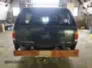 2001 Toyota Tundra Limited z VIN 5TBBT48141S154805, wystawiony jako Copart lot #66225125 z przebiegiem 216 119 mil mil oraz Czysty tytuł • Clean title. Historia ofert i sprzedaży dostępna na DreamBid. Obrazek 6.