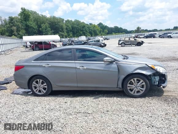 2013 Hyundai Sonata SE with VIN 5NPEC4AC9DH642318, listed as a IAAI auction lot 43009839 with 158,740 mi miles and . Bid and sale history available at DreamBid. Image 13.