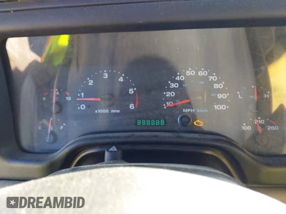 2005 Jeep Wrangler X z VIN 1J4FA39S85P370585, wystawiony jako IAAI lot #43444382 z przebiegiem Nie podano mil oraz . Historia ofert i sprzedaży dostępna na DreamBid. Obrazek 7.