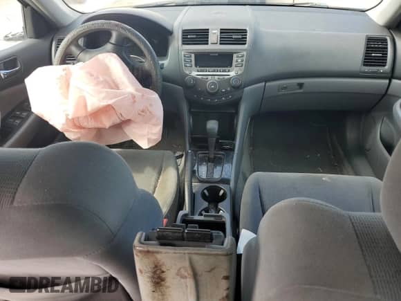 2006 Honda Accord LX SE z VIN 1HGCM56366A145547, wystawiony jako Copart lot #70960175 z przebiegiem 147 033 mil mil oraz Szkoda całkowita • Salvage title. Historia ofert i sprzedaży dostępna na DreamBid. Obrazek 8.