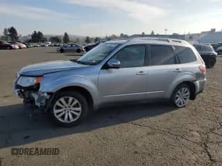 2012 Subaru Forester X Touring z VIN JF2SHAHC5CH415232, wystawiony jako Copart lot #84522724 z przebiegiem 133 062 mil mil oraz Szkoda całkowita • Salvage title. Historia ofert i sprzedaży dostępna na DreamBid. Obrazek 1.