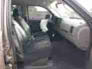 2013 Chevrolet Silverado 1500 LS z VIN 3GCPCREA1DG329917, wystawiony jako IAAI lot #42269536 z przebiegiem 151 636 mil mil oraz . Historia ofert i sprzedaży dostępna na DreamBid. Obrazek 5.