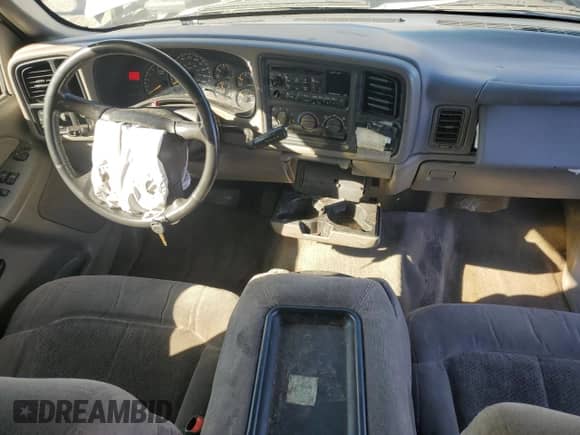 2000 Chevrolet Silverado 1500 LS z VIN 2GCEC19T9Y1249882, wystawiony jako Copart lot #84471475 z przebiegiem 213 077 mil mil oraz Szkoda całkowita • Salvage title. Historia ofert i sprzedaży dostępna na DreamBid. Obrazek 8.