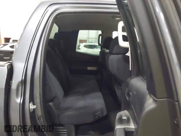 2008 Toyota Tundra z VIN 5TFRT54198X023567, wystawiony jako IAAI lot #43289726 z przebiegiem 185 308 mil mil oraz . Historia ofert i sprzedaży dostępna na DreamBid. Obrazek 8.