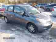 2016 Nissan Note S Plus z VIN 3N1CE2CP7GL387956, wystawiony jako IAAI lot #41343136 z przebiegiem 304 325 mil mil oraz . Historia ofert i sprzedaży dostępna na DreamBid. Obrazek 1.