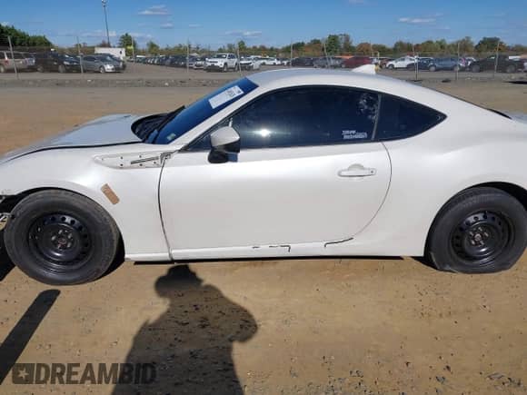 2016 Scion FR-S with VIN JF1ZNAA11G9705388, listed as a IAAI auction lot 43492620 with Not provided miles and . Bid and sale history available at DreamBid. Image 15.