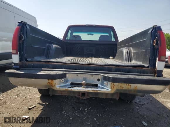 1997 Chevrolet Silverado 1500 with VIN 1GCEC14R6VZ251314, listed as a Copart auction lot 57305755 with 207,347 mi miles and Clean title. Bid and sale history available at DreamBid. Image 6.