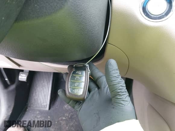 2017 Hyundai Tucson Sport with VIN KM8J3CA25HU566555, listed as a IAAI auction lot 43435853 with 79,097 mi miles and . Bid and sale history available at DreamBid. Image 11.