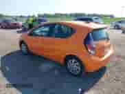 2015 Toyota Prius One z VIN JTDKDTB38F1093262, wystawiony jako IAAI lot #42588217 z przebiegiem 32 355 mil mil oraz . Historia ofert i sprzedaży dostępna na DreamBid. Obrazek 3.