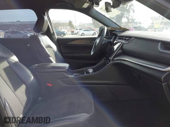 2024 Jeep Grand Cherokee Altitude with VIN 1C4RJKAG4R8527114, listed as a IAAI auction lot 41827861 with 22,220 mi miles and . Bid and sale history available at DreamBid. Image 5.