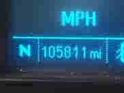 2015 Chevrolet Equinox LT z VIN 2GNALBEK6F1170823, wystawiony jako IAAI lot #42985118 z przebiegiem 105 811 mil mil oraz . Historia ofert i sprzedaży dostępna na DreamBid. Obrazek 16.
