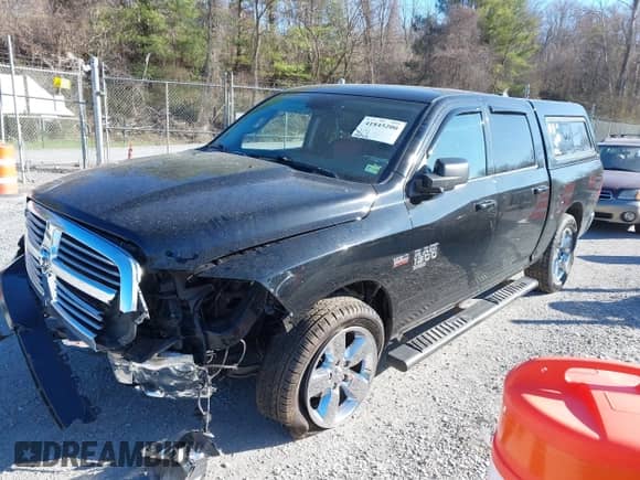 2019 Ram 1500 Big Horn z VIN 1C6RR7LT6KS691190, wystawiony jako IAAI lot #41845200 z przebiegiem 93 918 mil mil oraz . Historia ofert i sprzedaży dostępna na DreamBid. Obrazek 21.