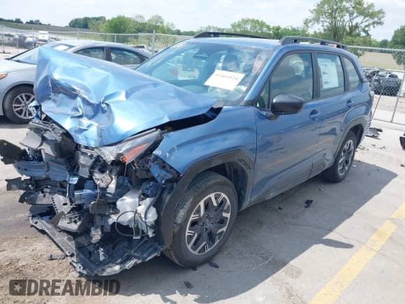 2025 Subaru Forester with VIN JF2SLDAC0SH534606, listed as a IAAI auction lot 42461124 with 4,023 mi miles and . Bid and sale history available at DreamBid. Image 2.