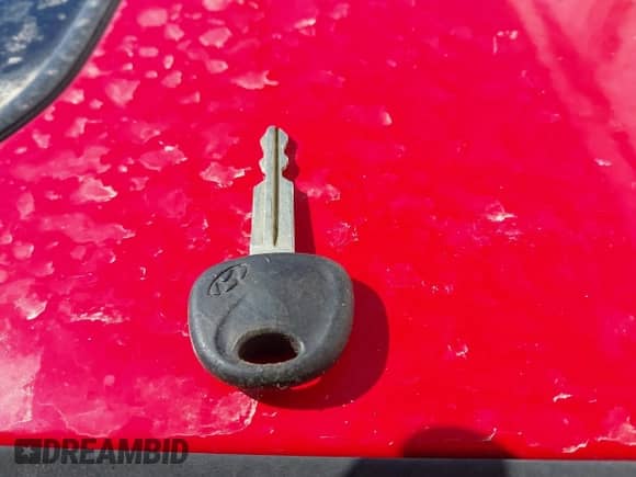 2005 Hyundai Elantra GLS z VIN KMHDN56D85U156888, wystawiony jako IAAI lot #43301903 z przebiegiem Nie podano mil oraz . Historia ofert i sprzedaży dostępna na DreamBid. Obrazek 11.