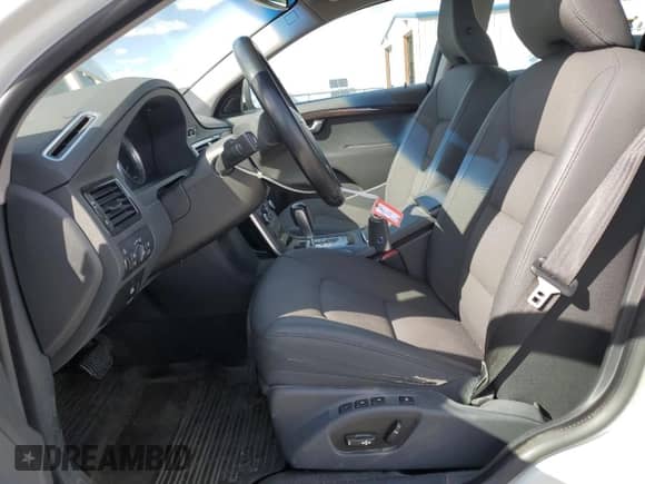 2011 Volvo XC70 3.2L with VIN YV4940BZ3B1115161, listed as a Copart auction lot 52045445 with 112,714 mi miles and Salvage title. Bid and sale history available at DreamBid. Image 7.