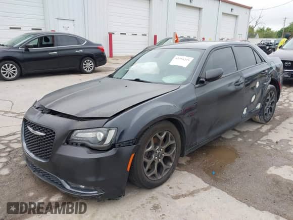 2018 Chrysler 300 S z VIN 2C3CCAGG9JH149523, wystawiony jako IAAI lot #42318225 z przebiegiem 112 614 mil mil oraz . Historia ofert i sprzedaży dostępna na DreamBid. Obrazek 17.