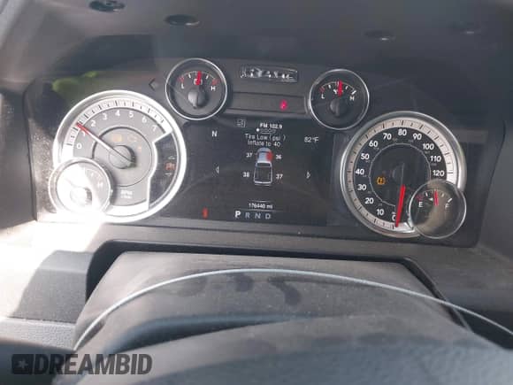 2013 Ram 1500 z VIN 1C6RR6LP5DS534444, wystawiony jako IAAI lot #43433054 z przebiegiem 176 440 mil mil oraz . Historia ofert i sprzedaży dostępna na DreamBid. Obrazek 7.