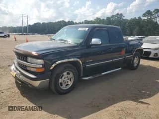 2000 Chevrolet Silverado 1500 LS z VIN 2GCEC19T9Y1250952, wystawiony jako Copart lot #67355735 z przebiegiem 282 989 mil mil oraz Szkoda całkowita • Salvage title. Historia ofert i sprzedaży dostępna na DreamBid. Obrazek 1.