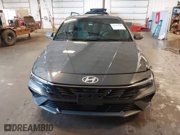 2025 Hyundai Elantra Limited with VIN KMHLN4DJ3SU130502, listed as a IAAI auction lot 42862940 with 711 mi miles and . Bid and sale history available at DreamBid. Image 12.