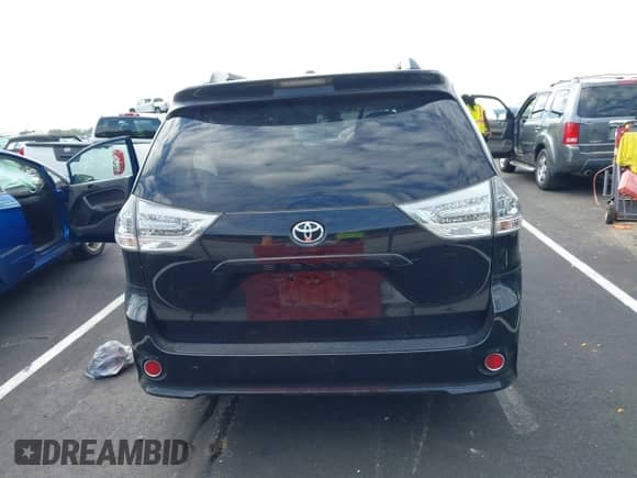 2016 Toyota Sienna SE with VIN 5TDXK3DC6GS757118, listed as a IAAI auction lot 43017654 with 116,578 mi miles and . Bid and sale history available at DreamBid. Image 16.